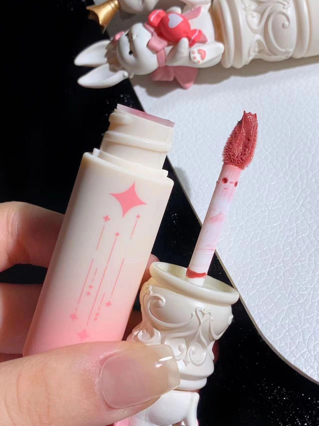 CuteRumor Wonderland Tea Party Black / Whte Rabbit Velvet Matte Lip Creamy Lip Mud 可爱物语兔兔唇釉镜面唇釉 2.5g