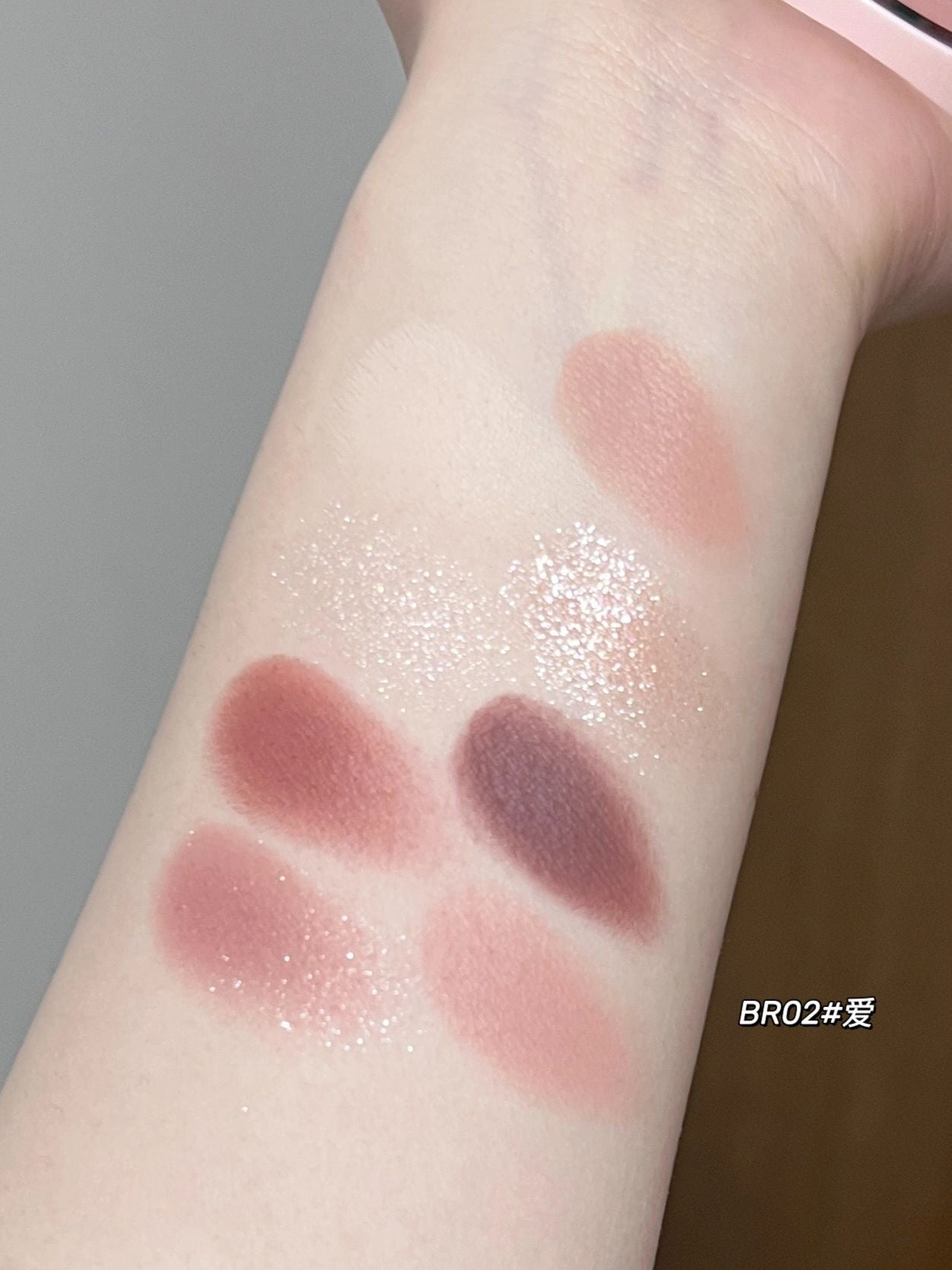 FOCALLURE Matter of Heart Series Blush Lip Gloss Eyeshadow Palette 7PCS/Set 菲鹿儿心事系列腮红唇釉眼影盘礼盒