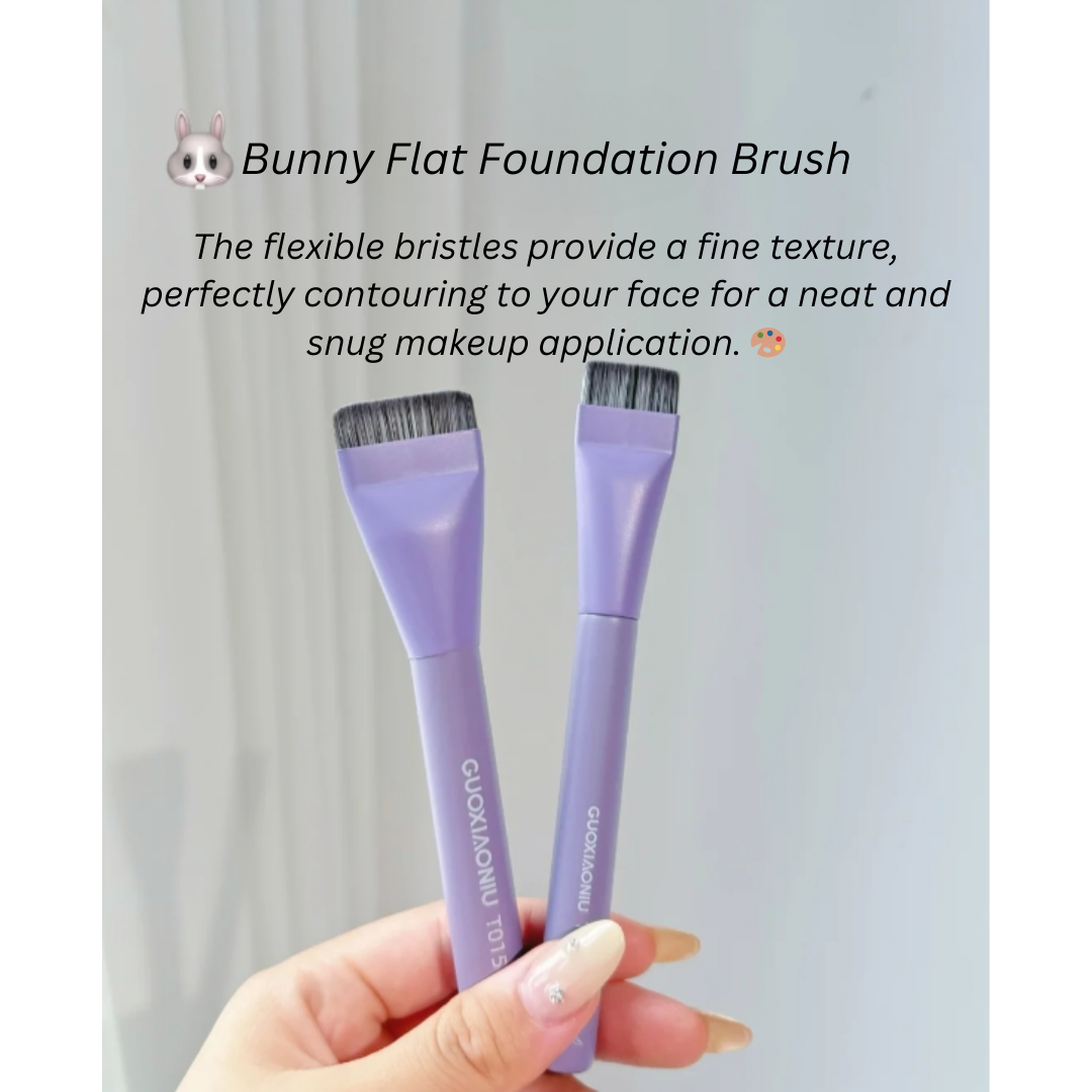 GUOXIAONIU Bunny Flat Foundation Brush 郭小妞兔兔平头粉底刷